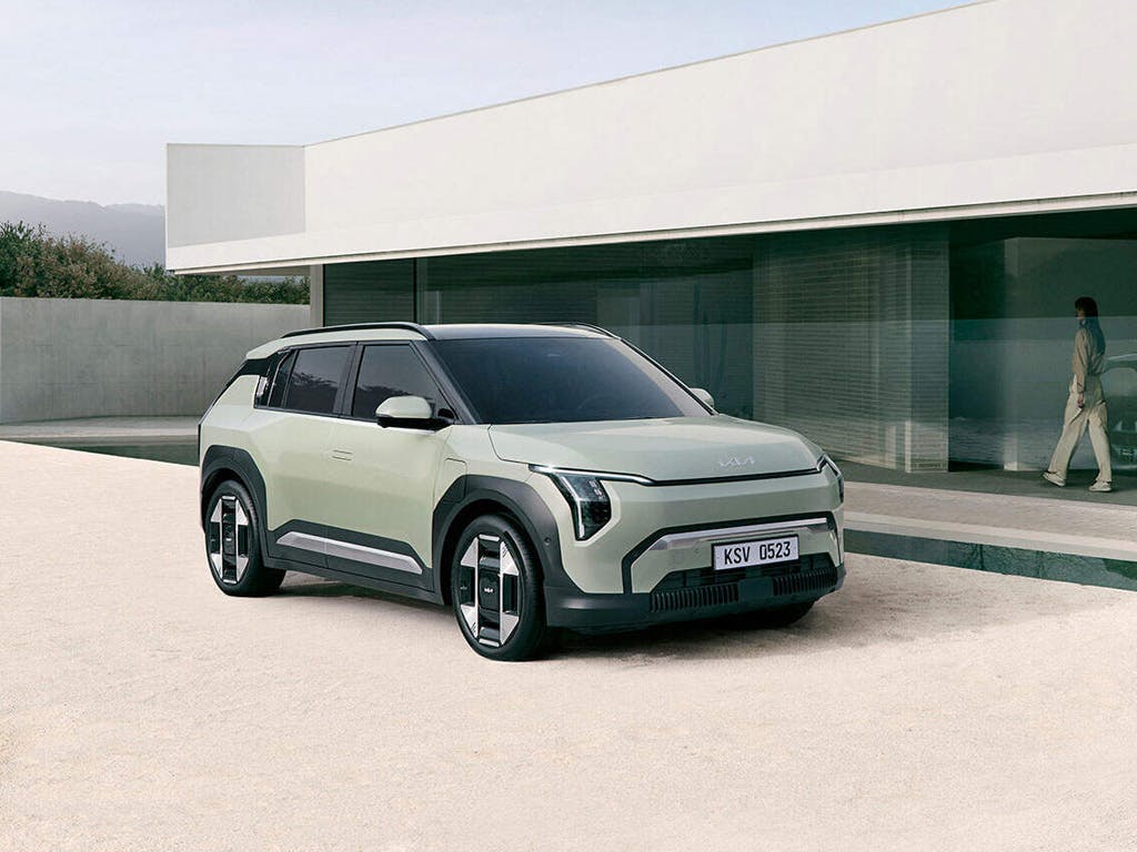 KIA EV3 UK PRICING AND SPECIFICATION ANNOUNCED Kia